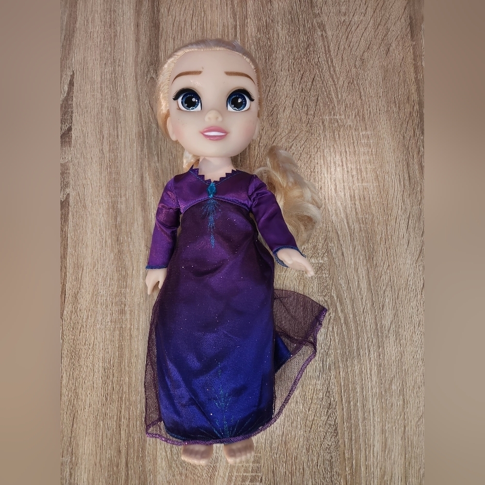 Disney Frozen Singing Adventure Elsa doll